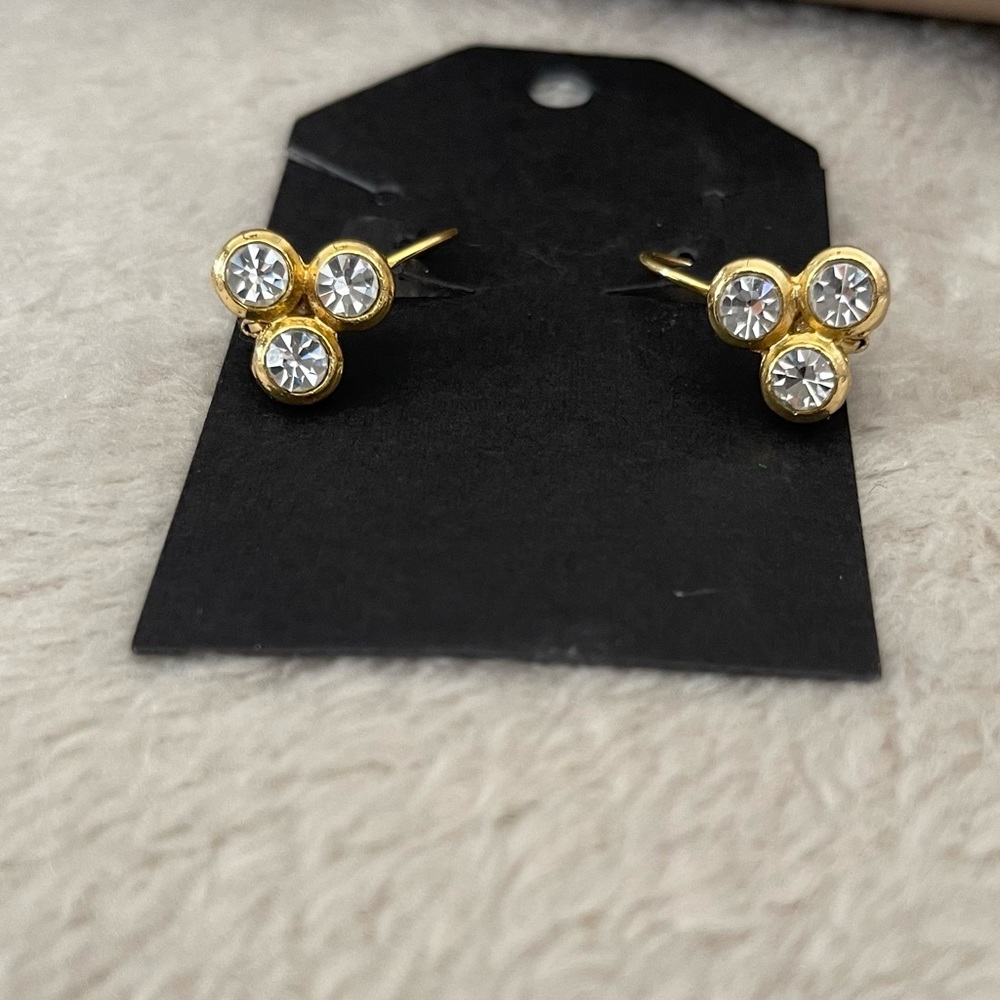 3 Stoned beautiful earings